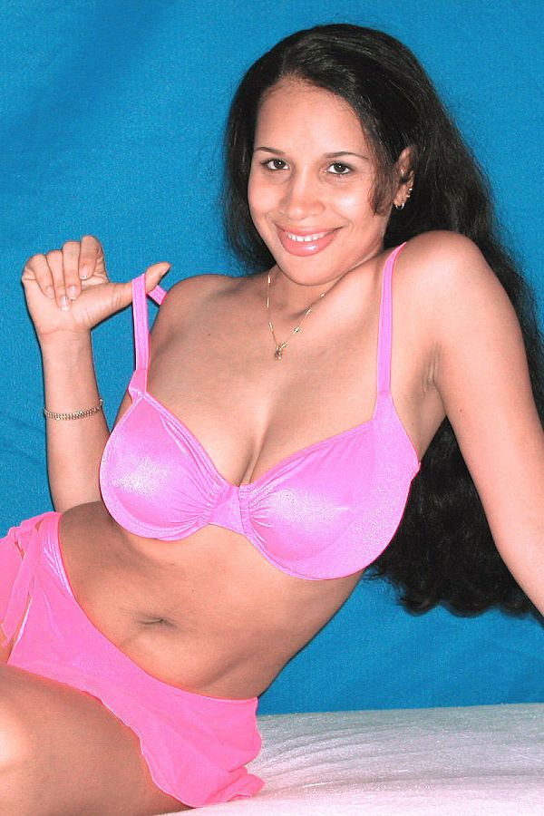 Yanine Diaz - Big Tits model Yanine Diaz - Big Tits model