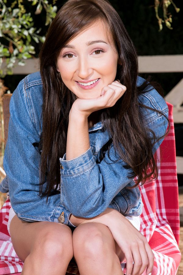 Carmen Rae - Teen model