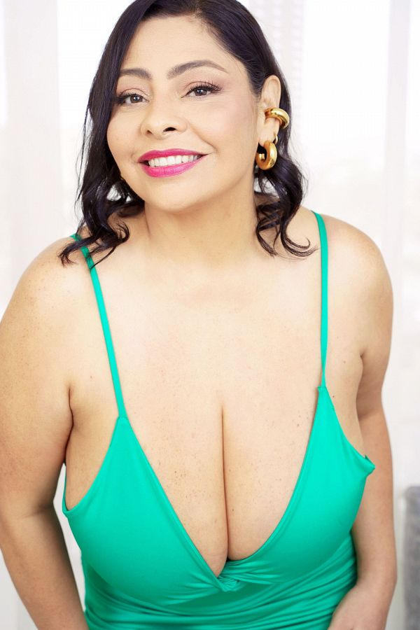 Sofia Damon - Big Tits model