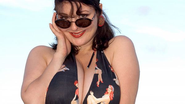 Lorna Morgan - Solo Big Tits video Lorna Morgan - Solo Big Tits video