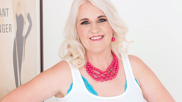 Anna Moore - Solo MILF video