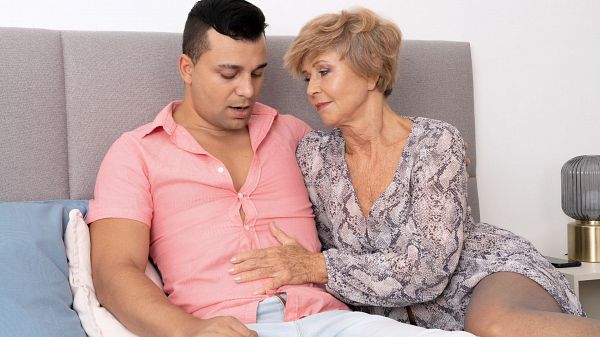 Romana - XXX Granny video