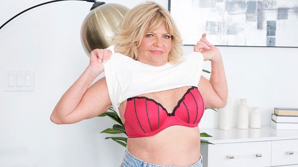 Elara Elis - Solo Granny video